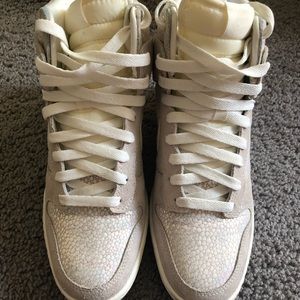 NIKE Women’s Dunk Sky High